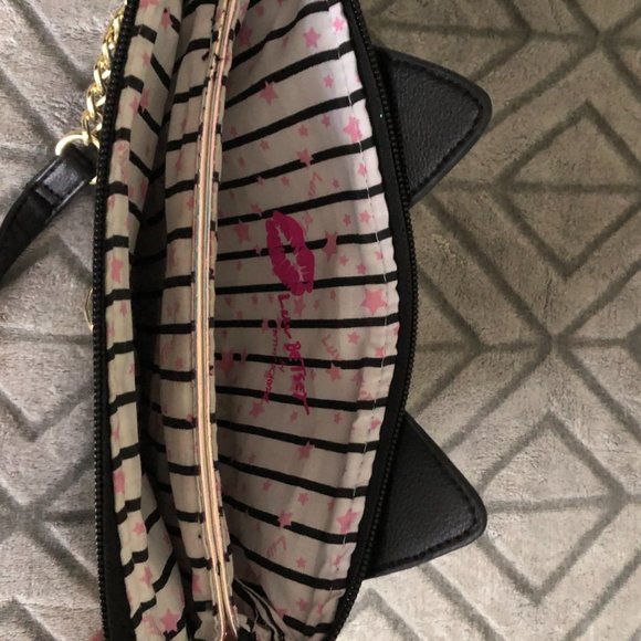 Betsy Johnson Cat's MEOW Purse Black with Strap - Picture 3 of 5